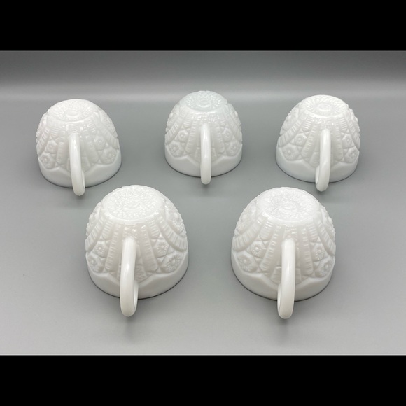 Vintage McKee Concord Milk Glass Punch Tea Cups - Picture 5 of 14